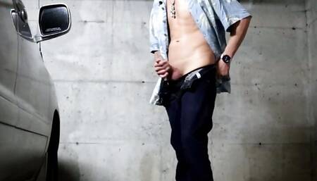 johnholmesjunior does a super risky solo show in busy vancouver parkade parking lot