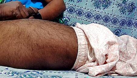 Indian mom and dad sex in the kitchen