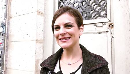 Double penetration to help her get over her breakup