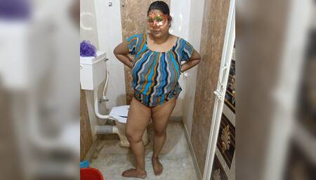 Bhabhi ji bathroom me nangi hoke apni rasile chut ka Pani aapko pilaya.