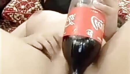 Desi girl sonai battle in pussy