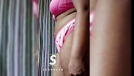 Desi Hot Girl Show Her Big Boobs and Curvy Ass