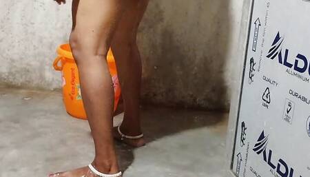 aunty ke bhai ke saali ko bathroom me leta ke mast boor ko jor jor se choda aur land ke pani ko uske boor me nikala