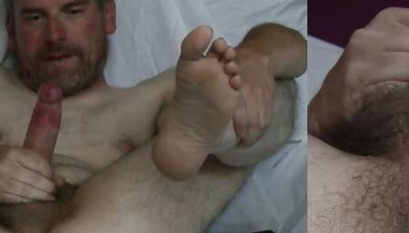 Showing everything as I masturbate, watch the contractions and my arsehole when I cum!