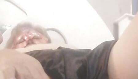 Unfaithful married mature sends hot videos to her lover from another country