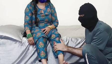 Hot Indian Mistress Blowjob Sucking Dick of Her New Home Servant Boy and Fucked Hard