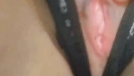 Lustful Asian Pinay Gusto ipakantot ang Masarap at Basang Pekpek habang mg isa sa kwarto
