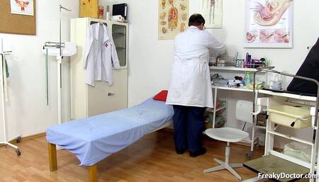 Freaky Doctor - Zena Little