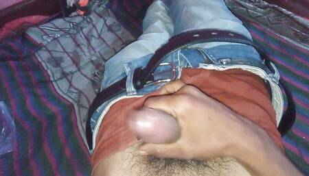 Bhabhi ko dekh ke room me aane ke bad land hilate huye