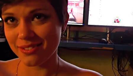 Casual sex with sexy MILF Veronica Wild