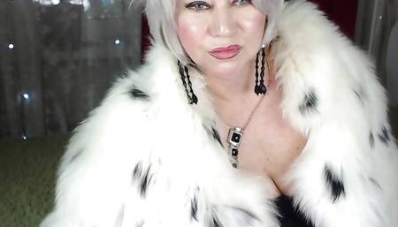 Aimee Hot MILF - Naughty mature bitch in a luxurious fur coat and with a dick in her mouth...))