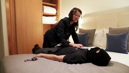 I Fucked The Burglar In My Bedroom