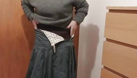 A Thick Vibrating Dildo and a Hard Cum!