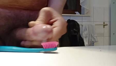 Sascha Kern Cums own toothbrush