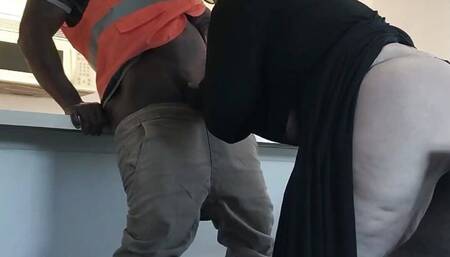 Horny Housewife Fucks Black Construction Worker