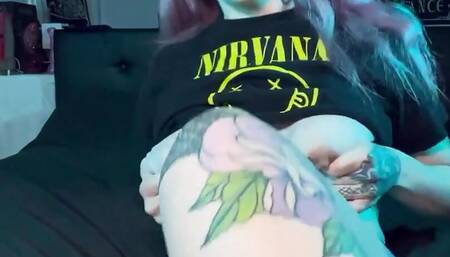 Wet Gamer Wife Gets Hot Waiting to Play