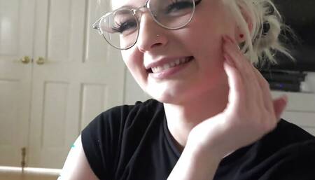 Horny Alice Showing off Her Foot Skills