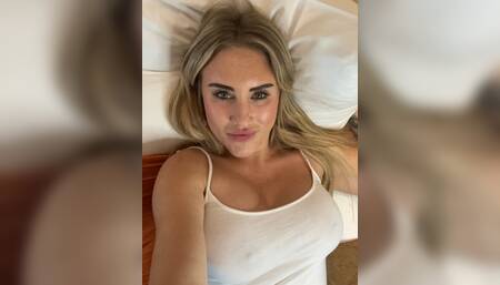 Ik vinger mezelf lekker klaar in bed ????????