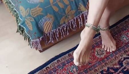 Beautiful Mature Body Posing and Feet Worship
