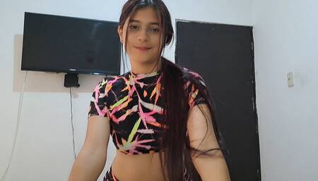 SCHOOLGIRL GIVES ME A GREAT DELICIOUS BLOWJOB