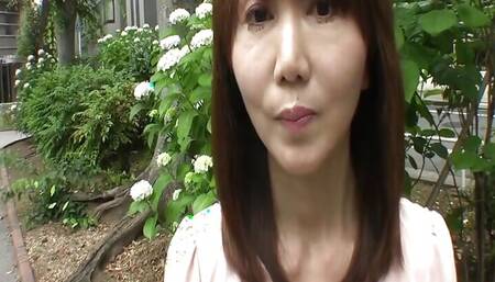 M558G02 A frustrated mature woman appears in AV for happiness and pleasure! "No matter how many, I'm a woman."