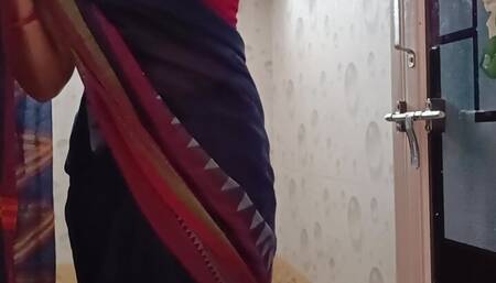 Indian Desi aunty hot bathing and sexy boobs and ass