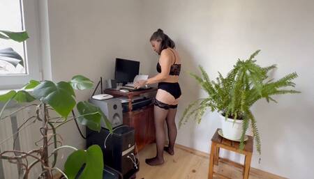 bumping into things, hop around, stuck mov