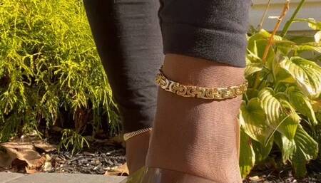 Outdoor Dry Foot and Heel JOI by GoddessMonay