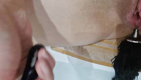 Bizarre inserts in the tub