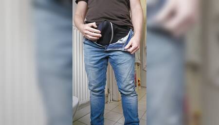 Piss in my jeans and t-shirt and finaly see my cum GerMANpiss