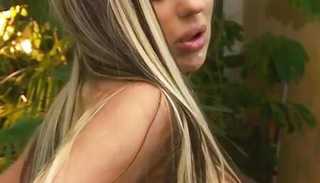 Group sex with Victoria Sli a slutty experienced woman with