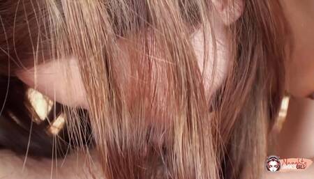 Squeezing the last drop of cum out of the cock makes the asian babe orgasmic