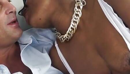 Home pleasure with Black Sonja a slutty Italian brunette