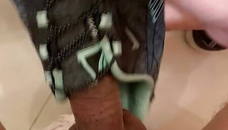 Cum in my gf friend shoe