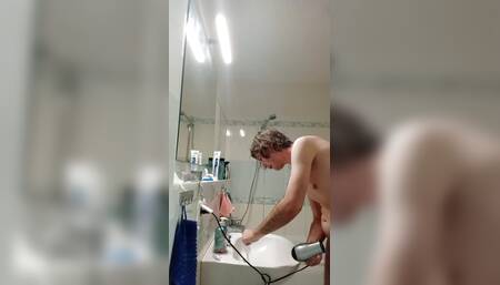 Roman The Worm is taking a shower!