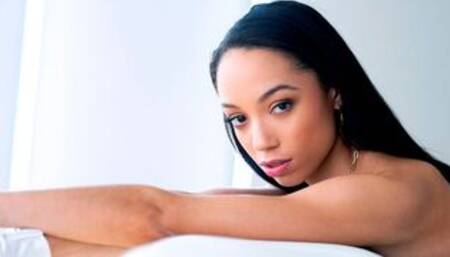 Black Alexis Tae Sucks Big White Cocks