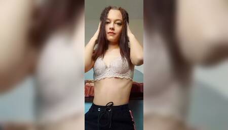 Play with my pussy