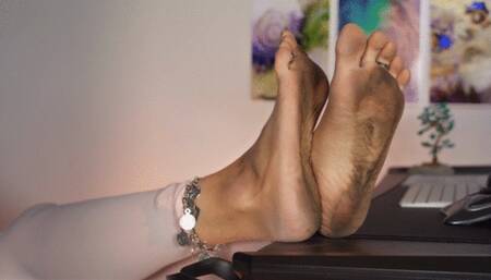Khaleesi Daenerys - Lick Feet Of Ukrainian Business Woman - Russian Language - UHD 3840x2160 - 4K