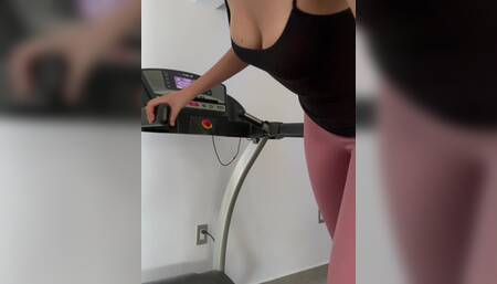 ALLES uittrekken op de loopband!!!