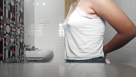Priya Taking Shower in Oyo Room