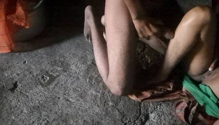 Village bhabhi Cheating Sex with Devar! Desi Village Sex