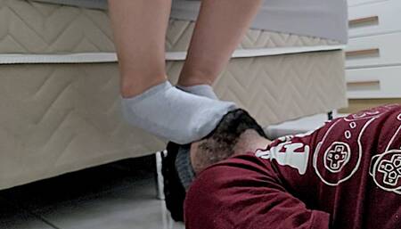 Worship my stink feet after work while i masturbate! Big pee on his face in the end!