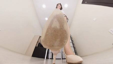 Whitney - white pumps VR 360 Full HD