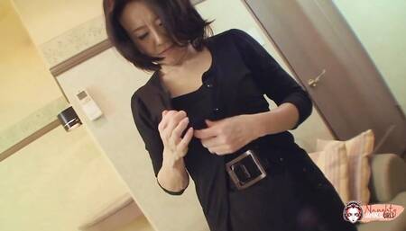 A Talkative Asian Housewife Soon Finds Herself in a Hot Raw Sex Adventure