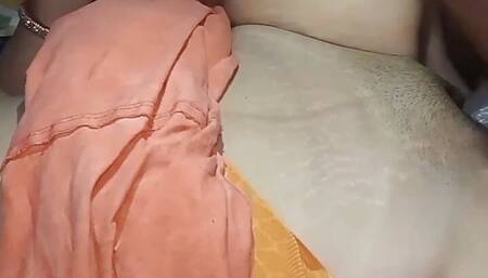 Best xxx video of Indian hot virgin girl,suman bhabhi share his badroom with her college boyfriend in winter season