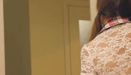 A Beautiful Student Returned Home After Studying to Watch Porn