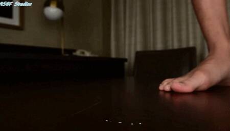 Crush Goddess slow motion close up CRUSH - MP4