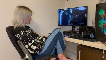 Gaming while farting episode 2