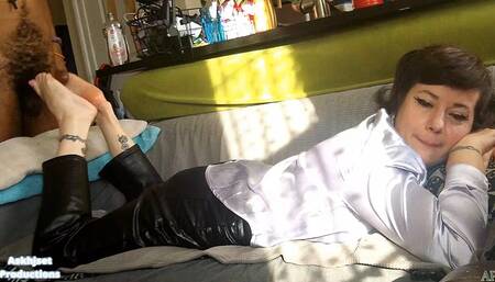 Cat Princess Feet Givez Me A Footjob & Drains Me (Reverse Position)