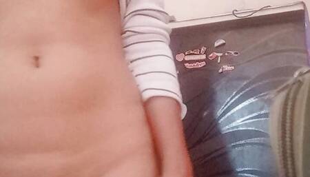 Cute Asian Masturbates on Cam